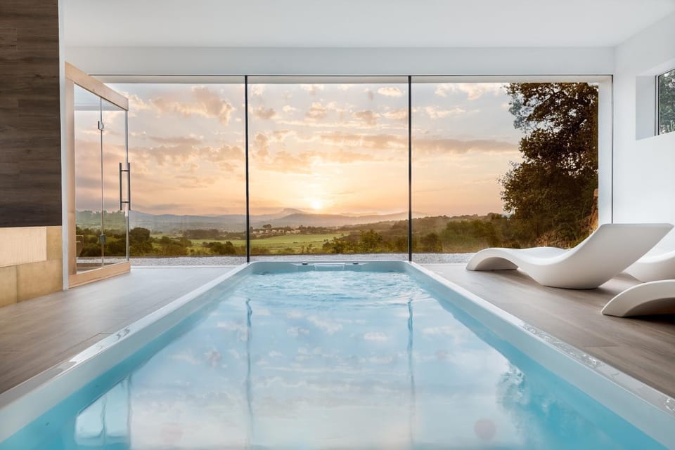 Swimming pool, Swimming pool