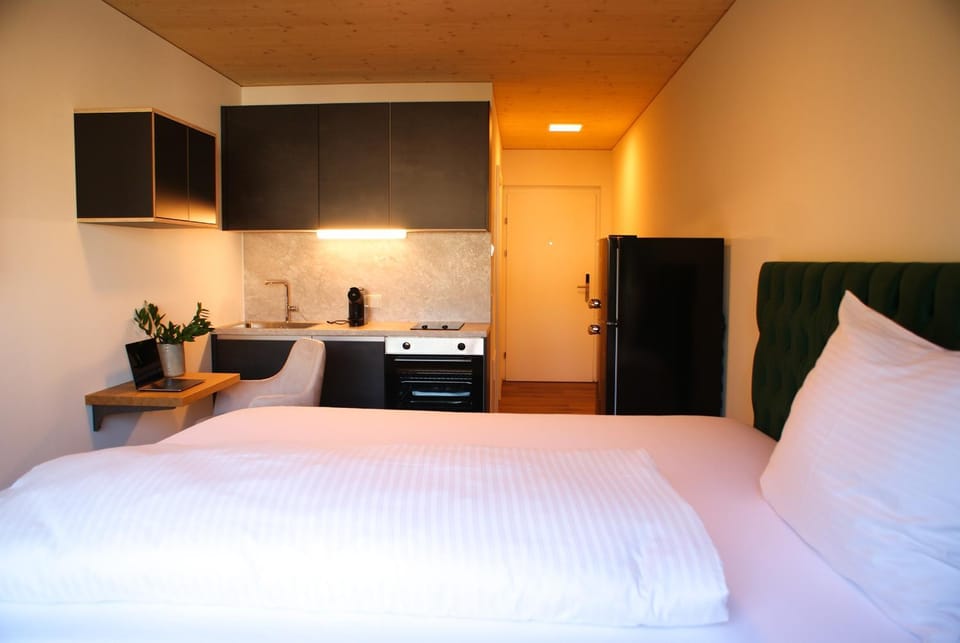 Bed, Photo of the whole room, kitchen