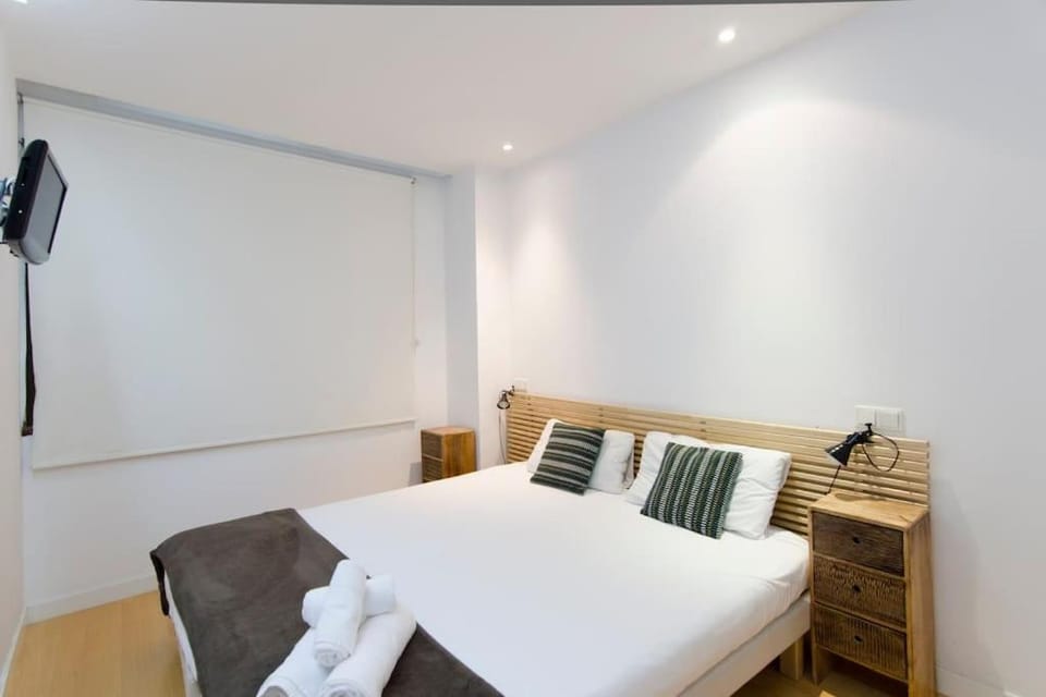 Beautiful flat a stone's throw from the Retiro-VILL Apartment in Madrid