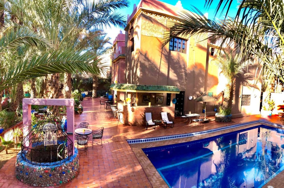 Restaurant/places to eat, Swimming pool, Breakfast
