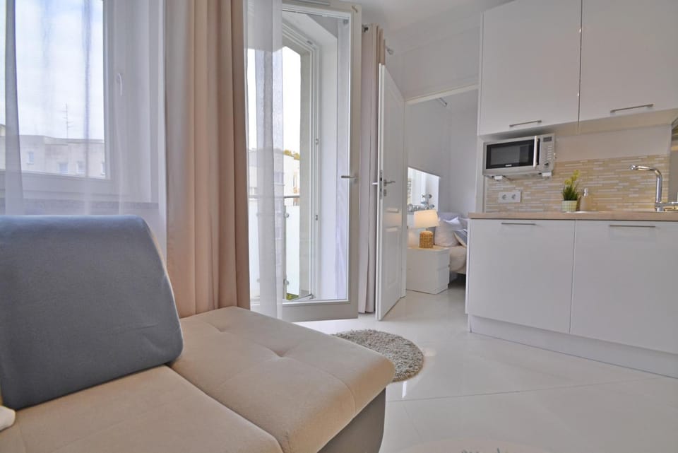 Living room, minibar