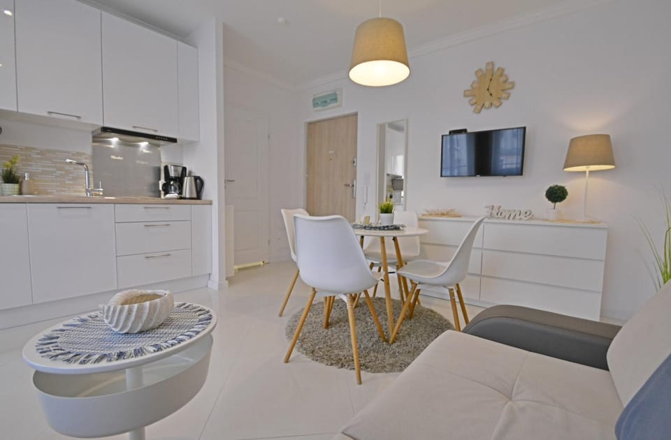 Seating area, minibar