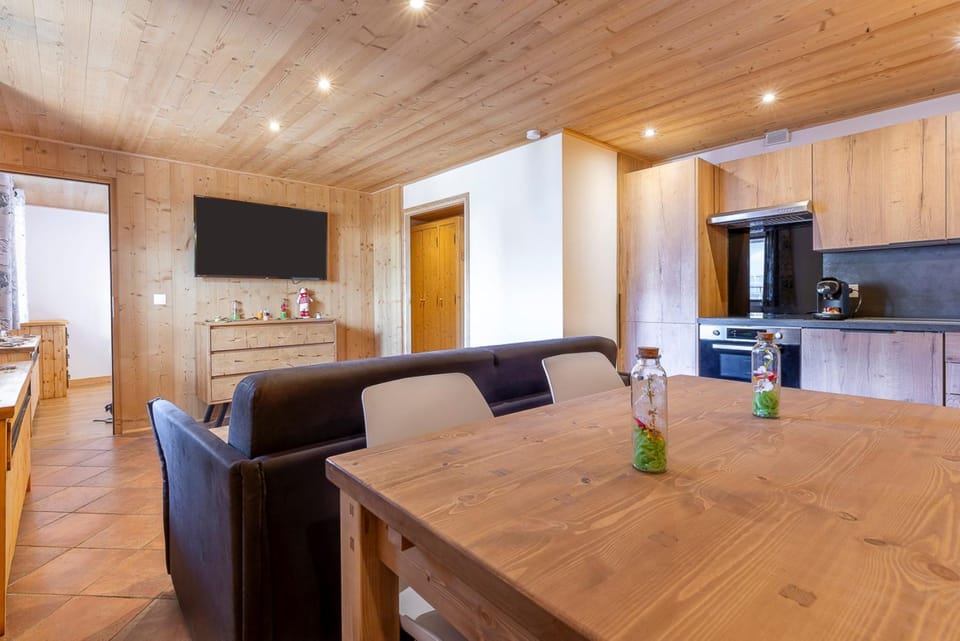 Kitchen or kitchenette, Living room, Dining area