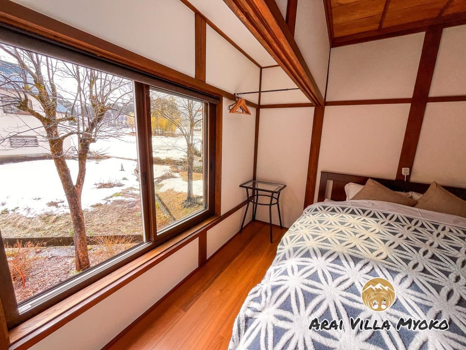 Bed, Bedroom, air conditioner