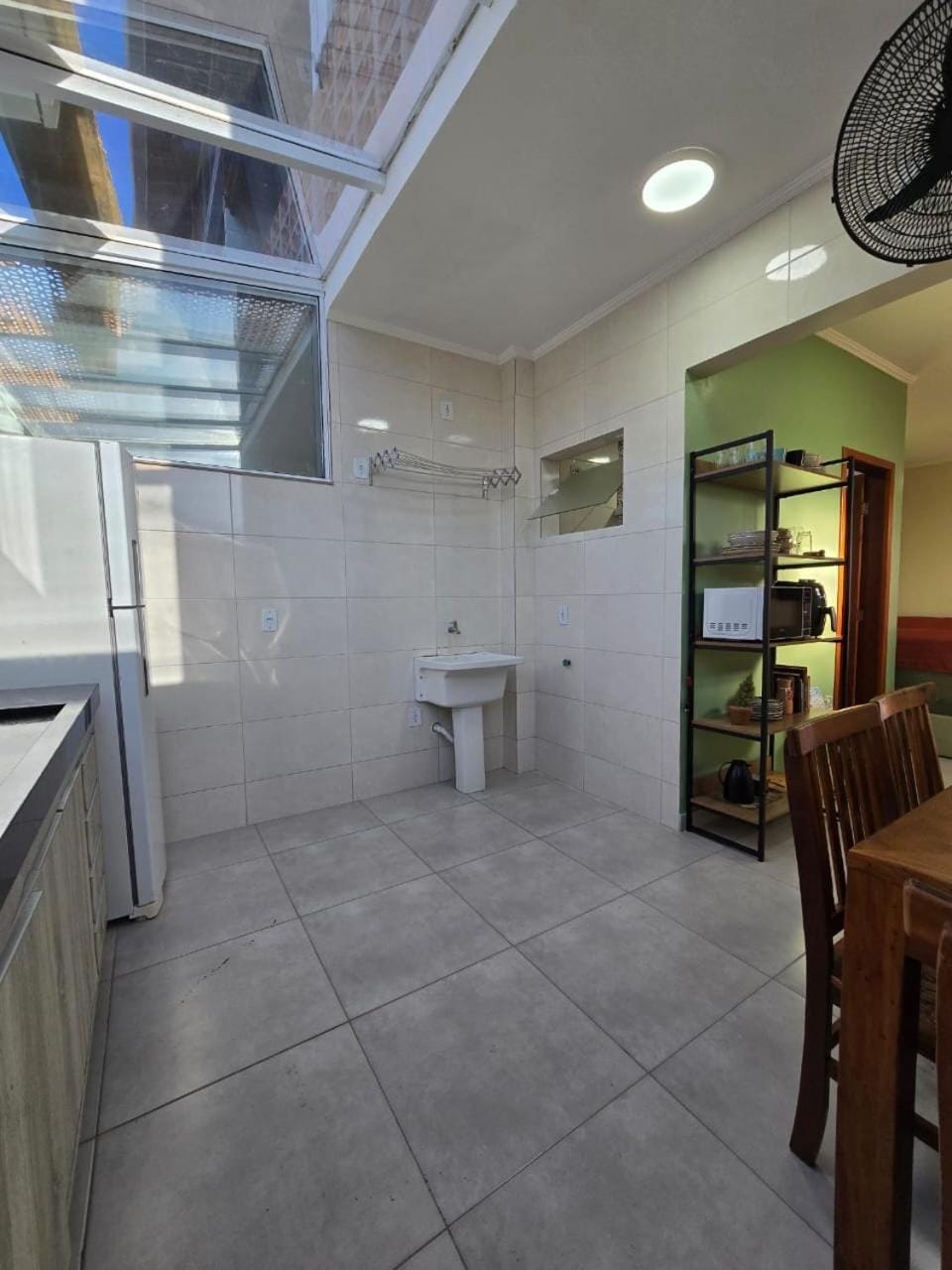 Apartamento a 250 metros da Praia do Sapê e Maranduba - Piscina e Ar condicionado Apartment in State of São Paulo
