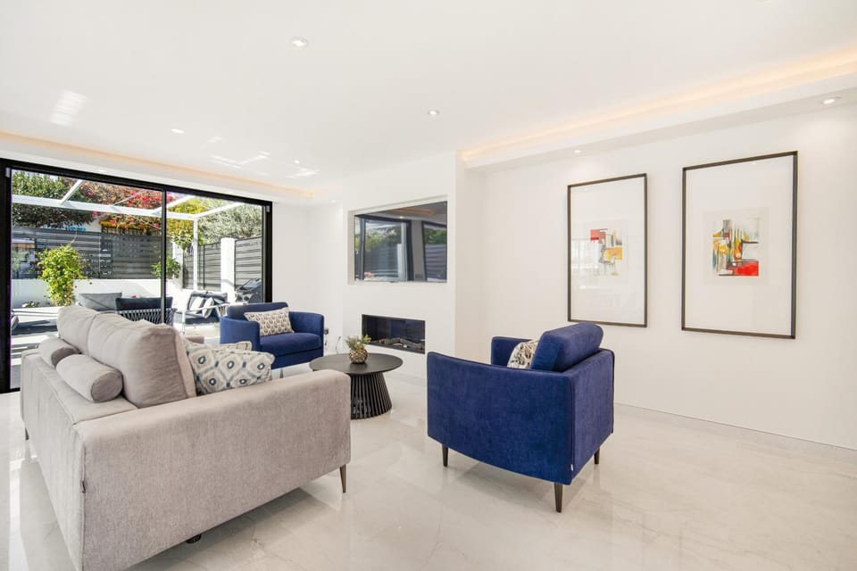 Communal lounge/ TV room, Living room