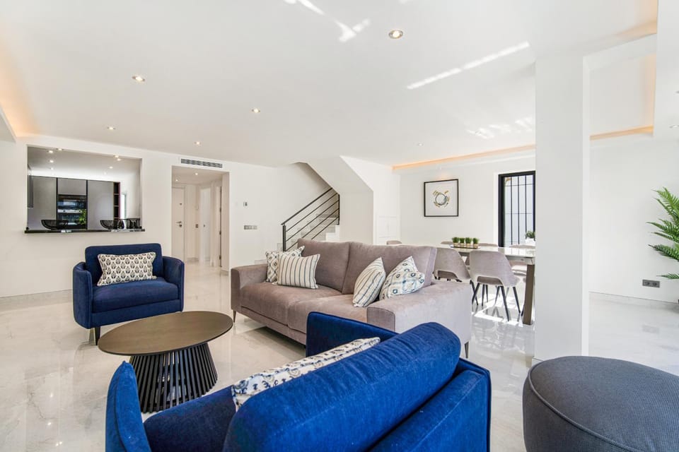 Communal lounge/ TV room, Living room