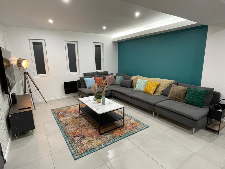 Living room, Seating area