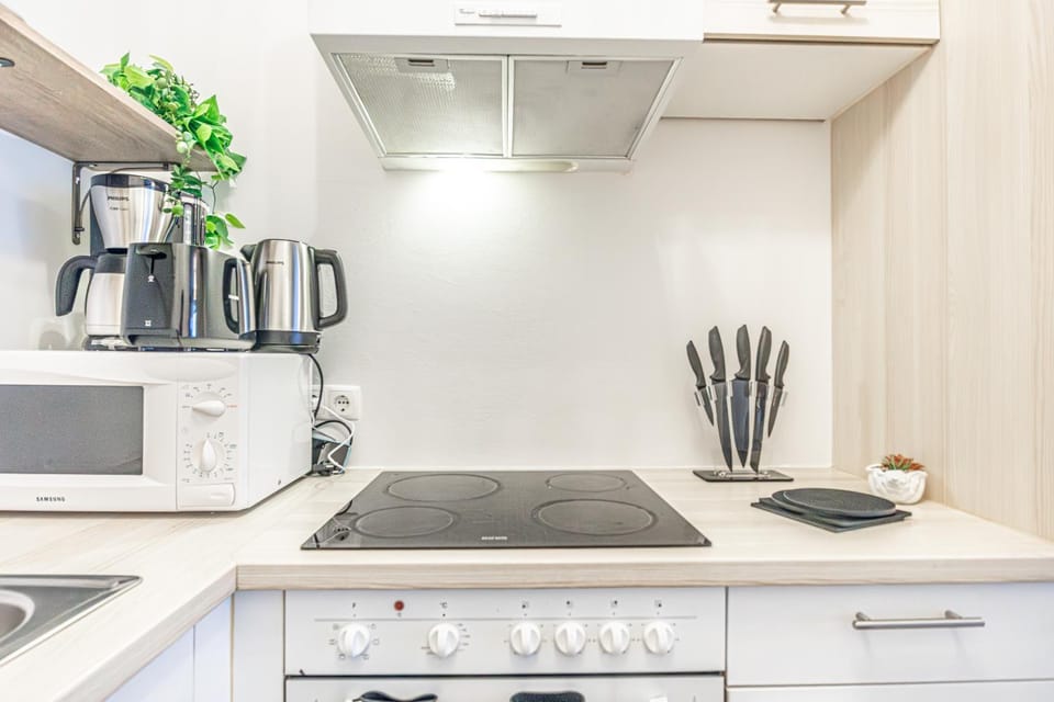 Coffee/tea facilities, minibar, pet friendly, stove