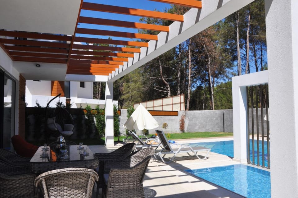 Pool view, Swimming pool, sunbed