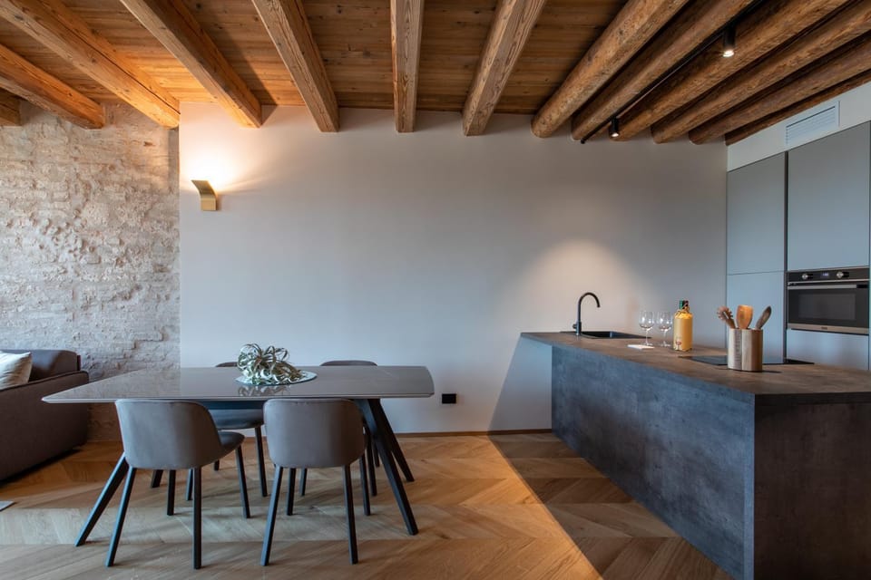 Kitchen or kitchenette, Living room, Seating area, Dining area, pet friendly, stove, kitchen