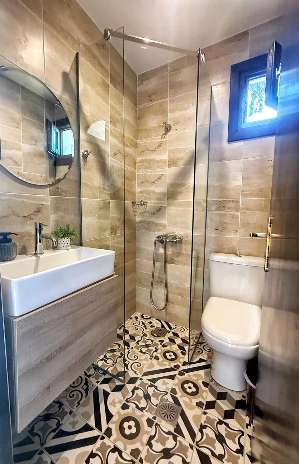 Shower, Toilet, Bathroom