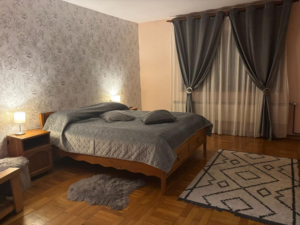 E'milu Residence Apartment in Brașov County
