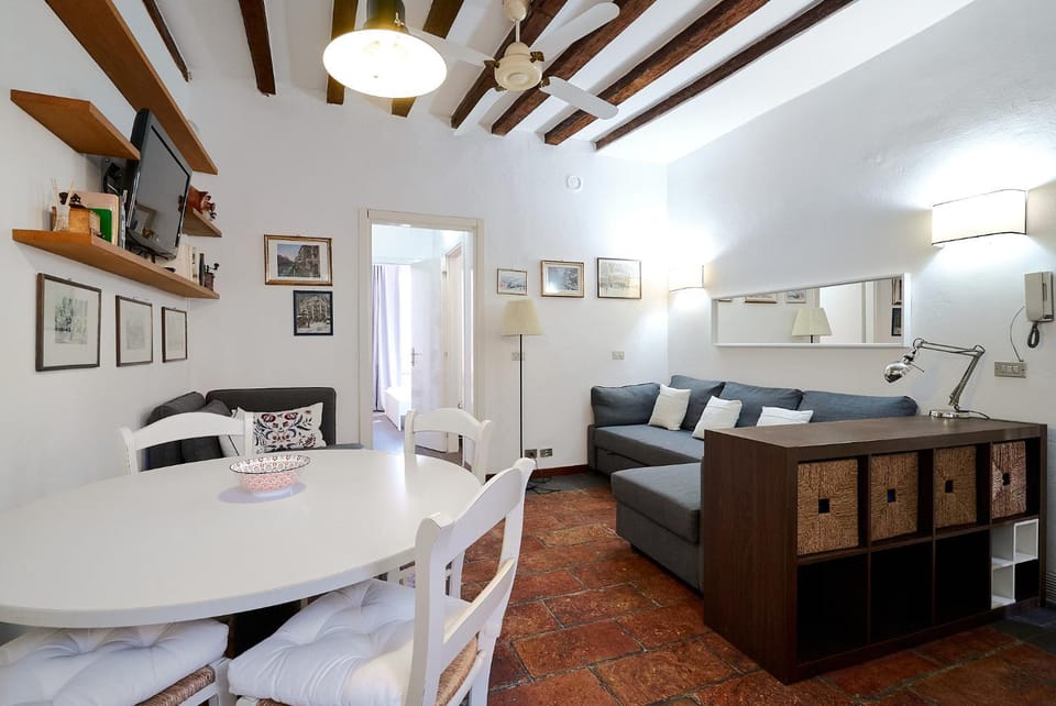 Xenia Apartments - Rustic and cozy apartment in Navigli Apartment in Milan