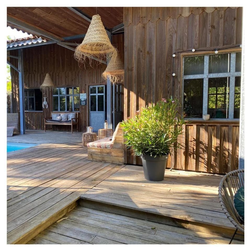 Property building, Balcony/Terrace, Garden view, Pool view, Swimming pool