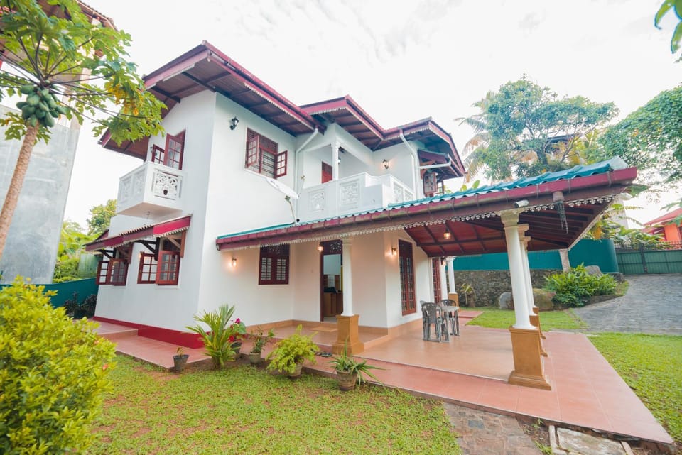 Property building, Day, Garden, Garden view