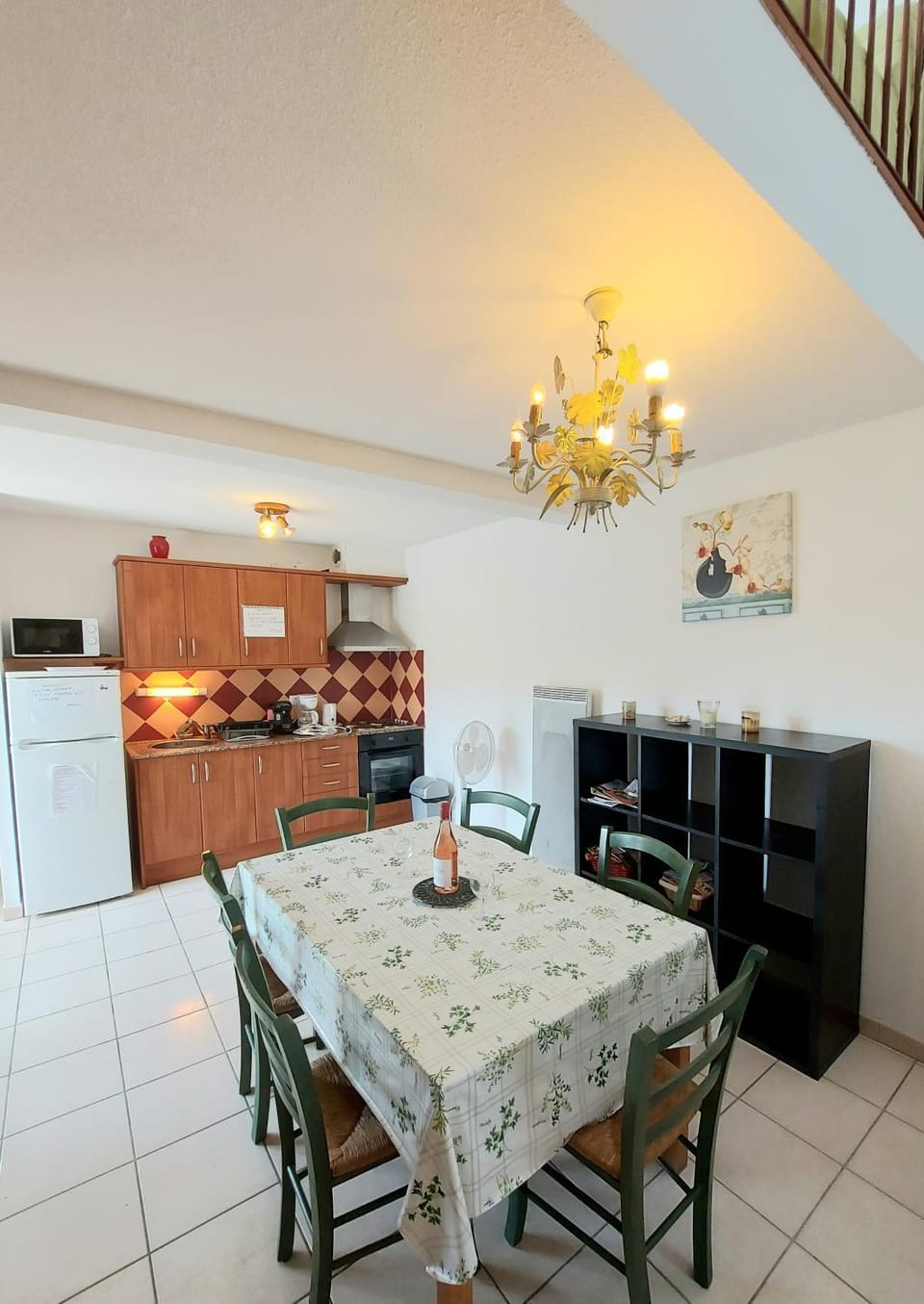 Dining area, kitchen
