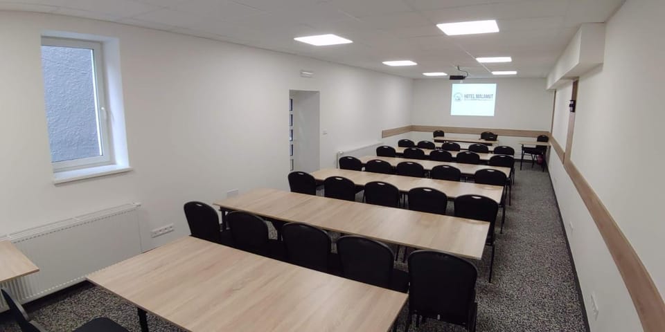 Meeting/conference room