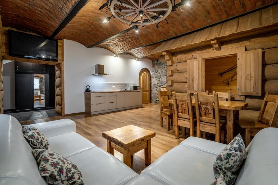 Communal lounge/ TV room, TV and multimedia, Kitchen or kitchenette, Living room, Seating area, Dining area