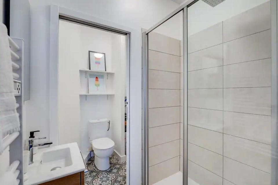 Shower, Toilet, Bathroom