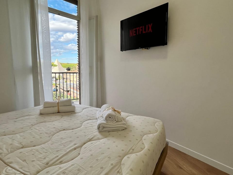 TV and multimedia, View (from property/room), Balcony/Terrace, Bedroom