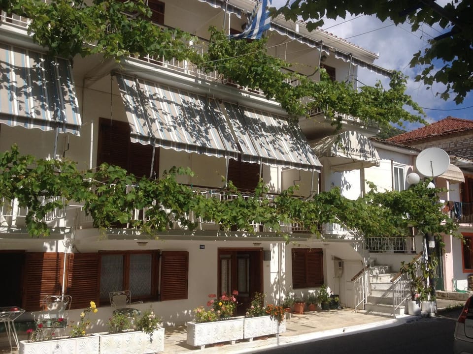 Property building, Day