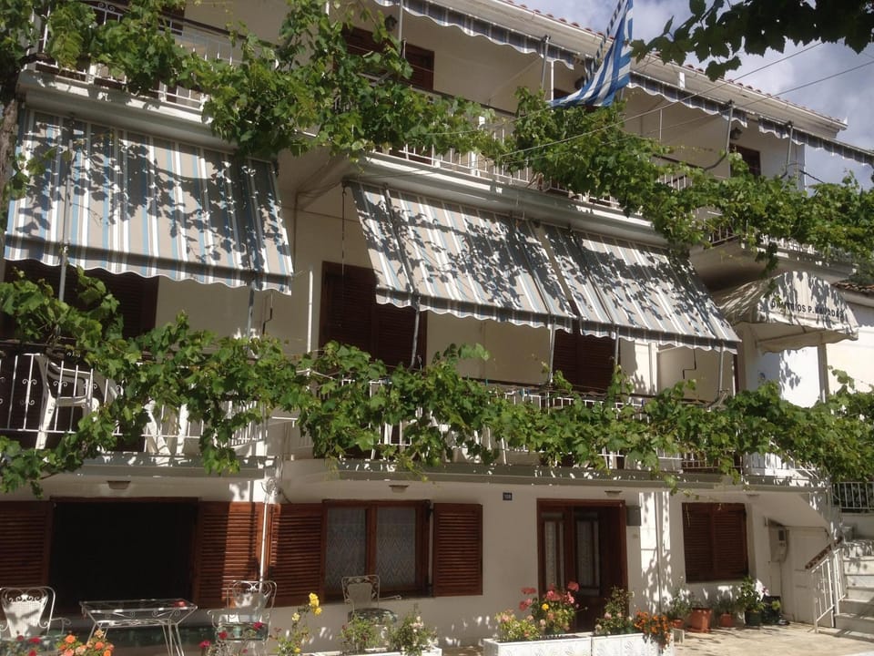 Property building, Day