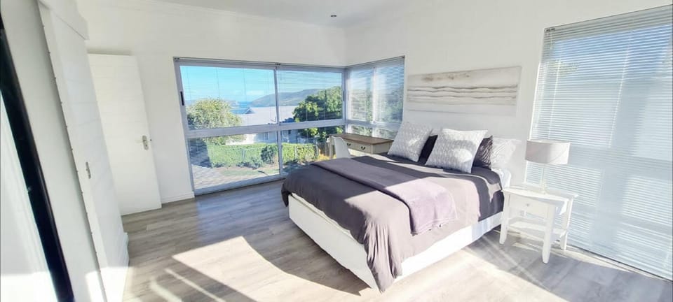 Natural landscape, Balcony/Terrace, Photo of the whole room, Bedroom