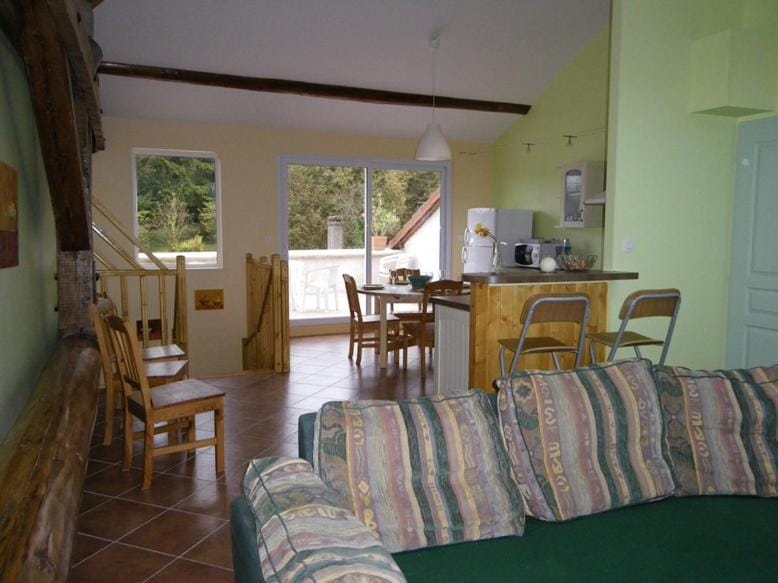 Seating area, Dining area