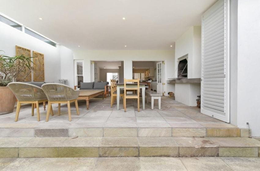 Voelklip Beach Cottage House in Hermanus
