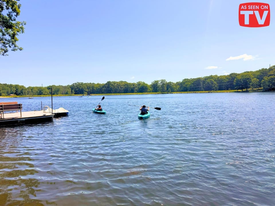 Day, People, Natural landscape, Activities, Lake view, group of guests