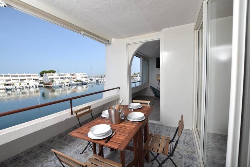Marina des Camarguaises - Vue port - 6 personnes - Climatisation - Wifi - Parking Apartment in Le Grau-du-Roi