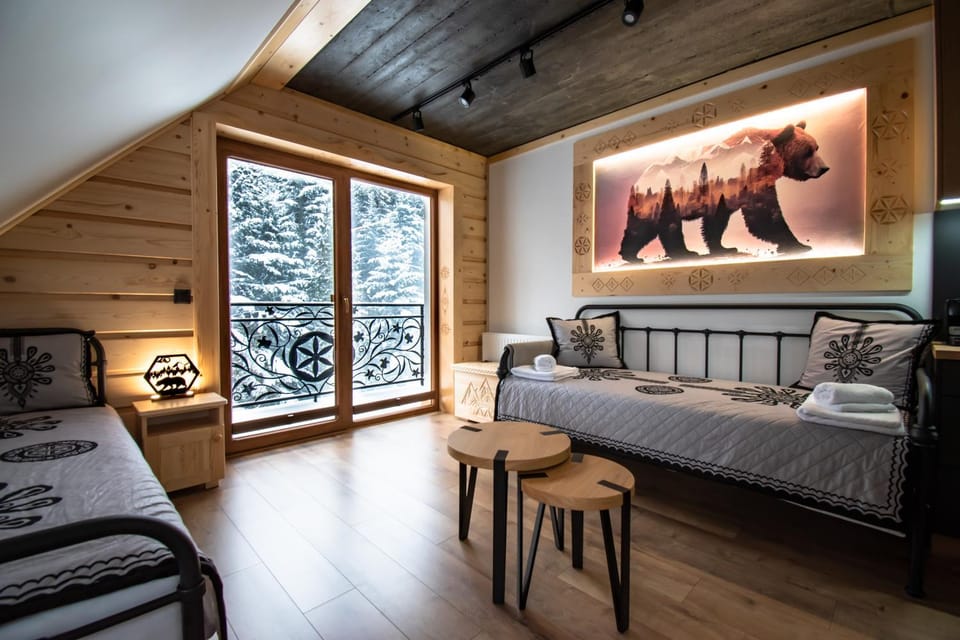 Bed, Living room, Photo of the whole room, Seating area
