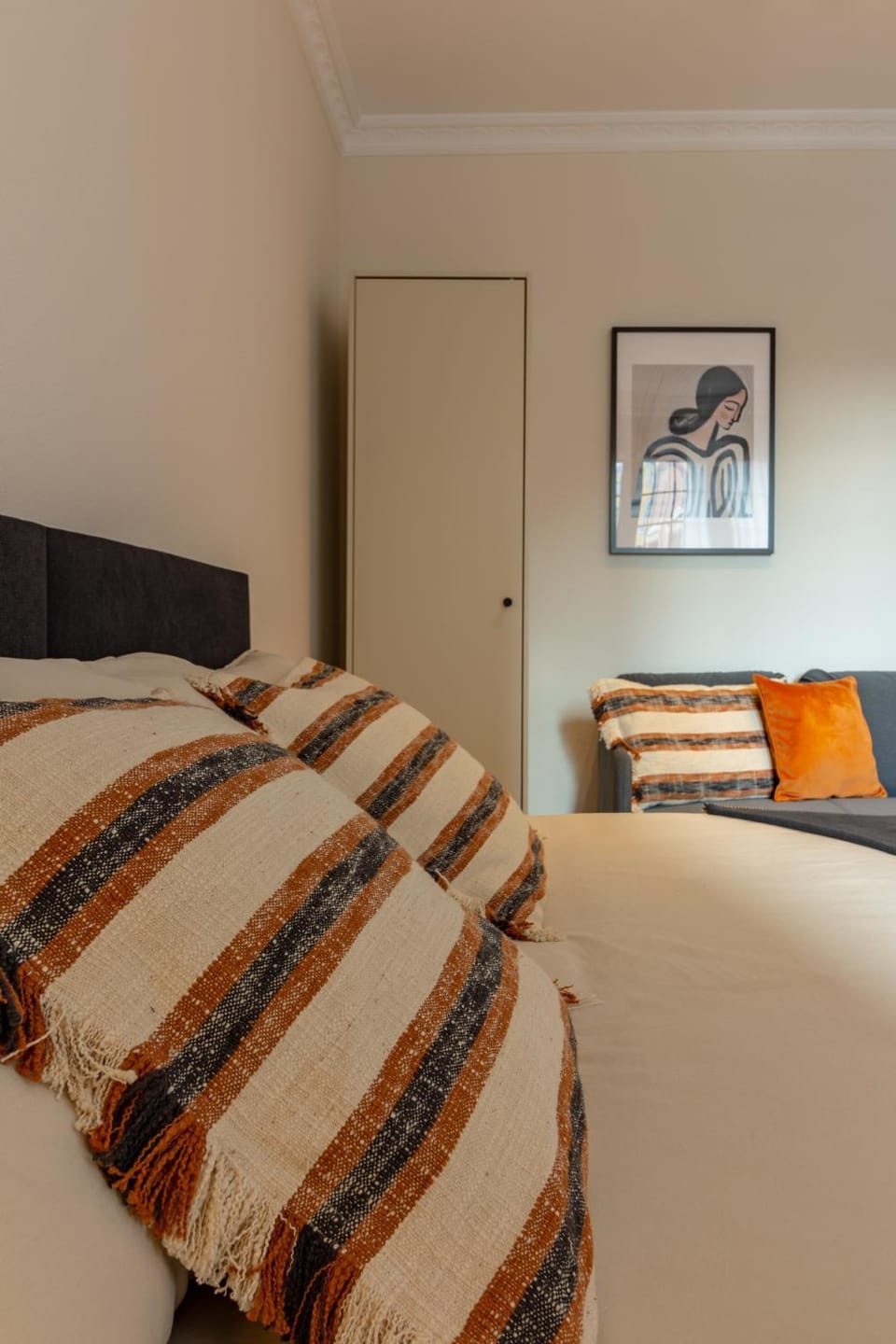 Photo of the whole room, Bedroom