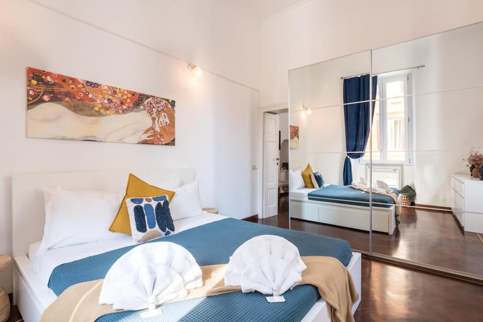 Bed, Photo of the whole room, Bedroom, towels