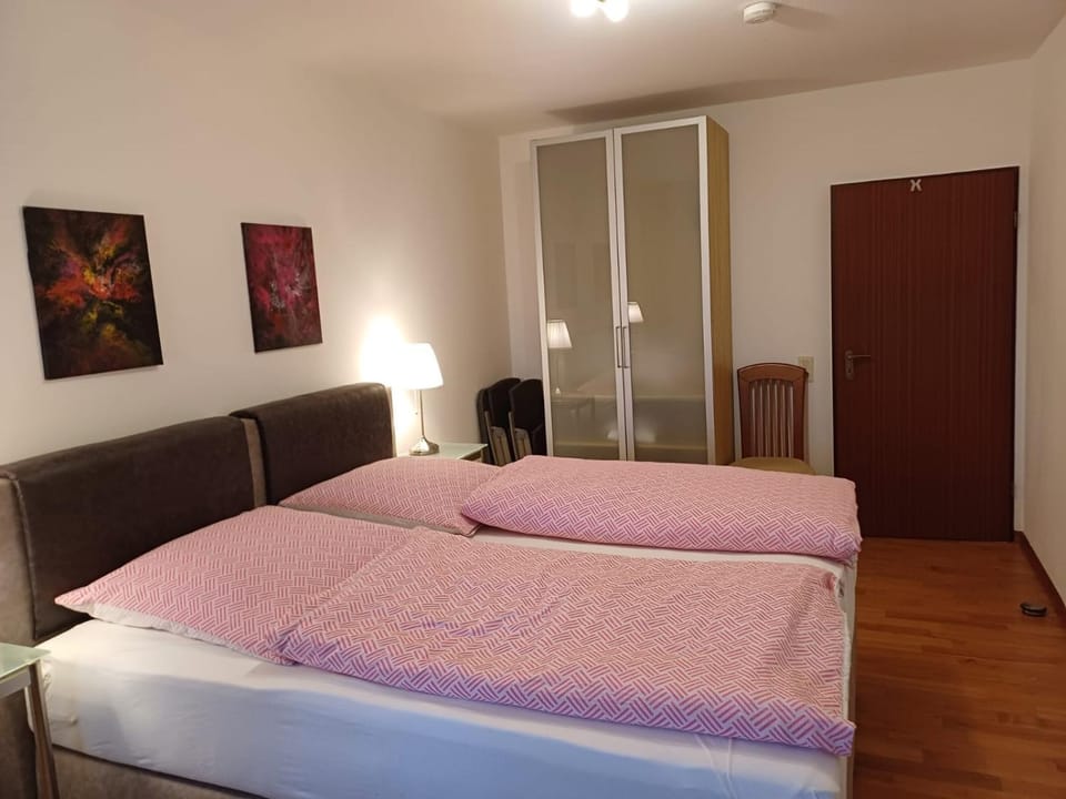 Bed, Bedroom, wardrobe