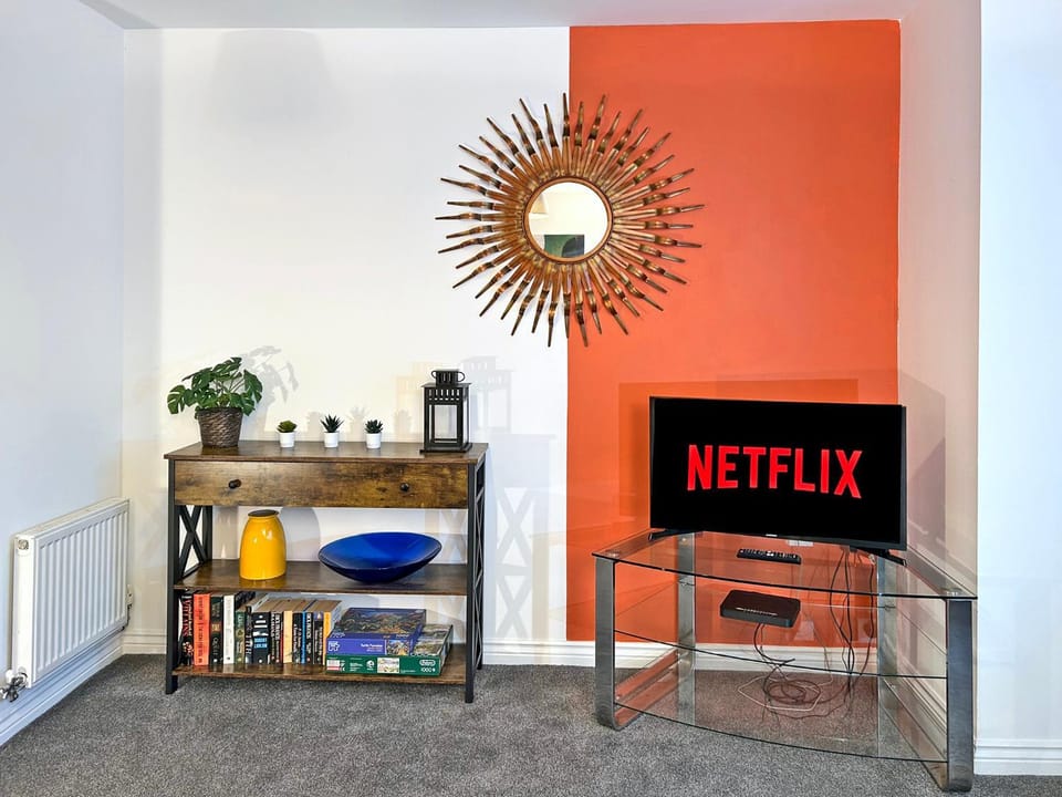 TV and multimedia, Living room, locker
