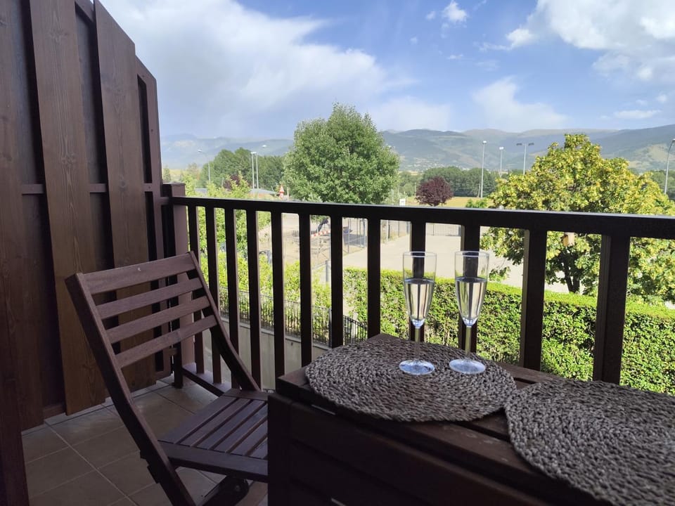 Balcony/Terrace, Mountain view