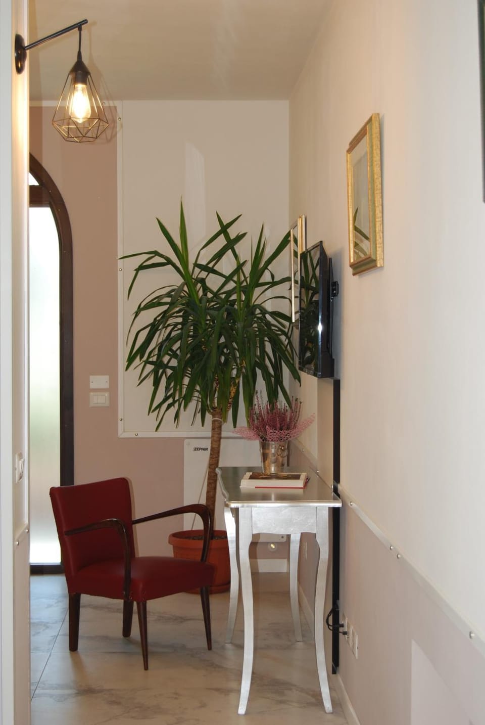 TV and multimedia, Seating area