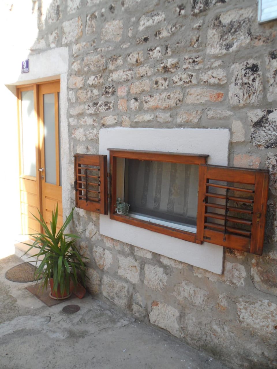 Facade/entrance
