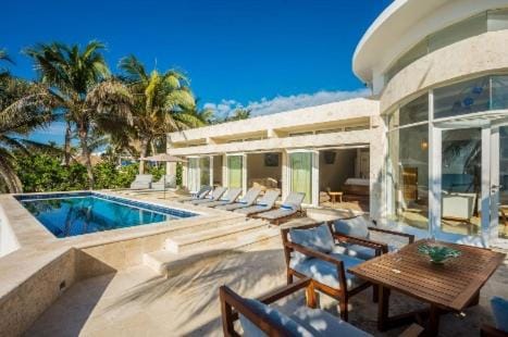 Casa de Playa- transportation & cooks included! Villa in Playa del Carmen