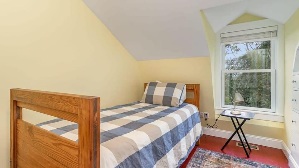 Walk To Good Harbor OCEAN VIEWS Open All Year House in Rockport