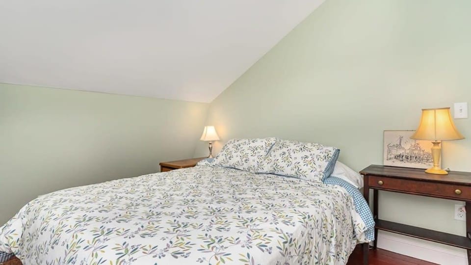 Walk To Good Harbor OCEAN VIEWS Open All Year House in Rockport