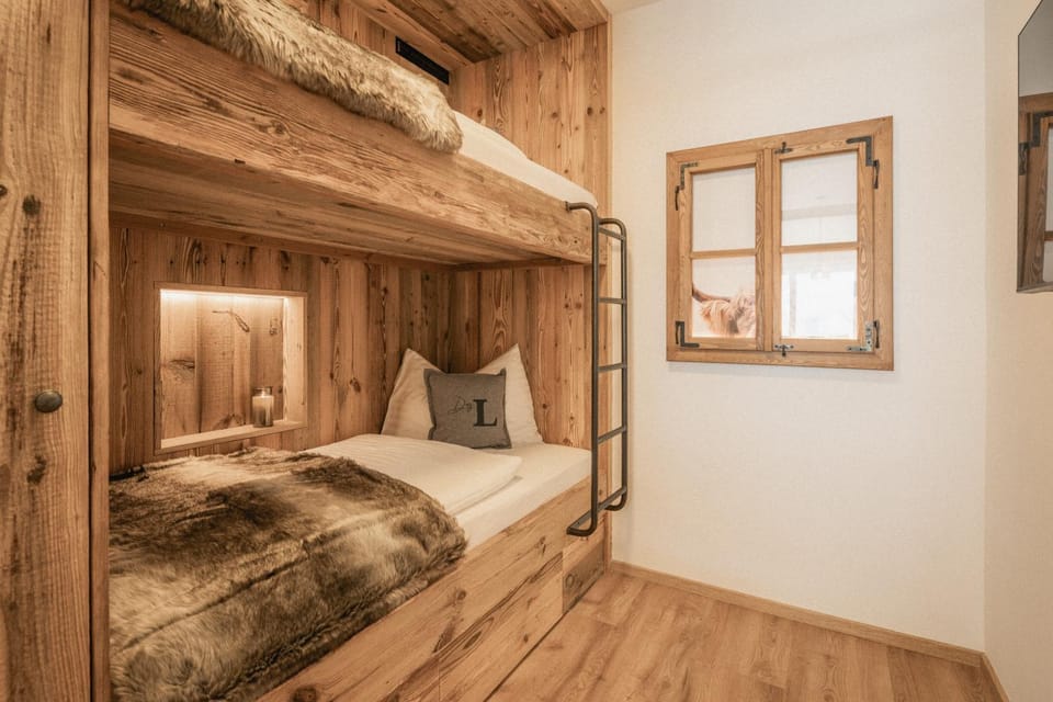Photo of the whole room, bunk bed