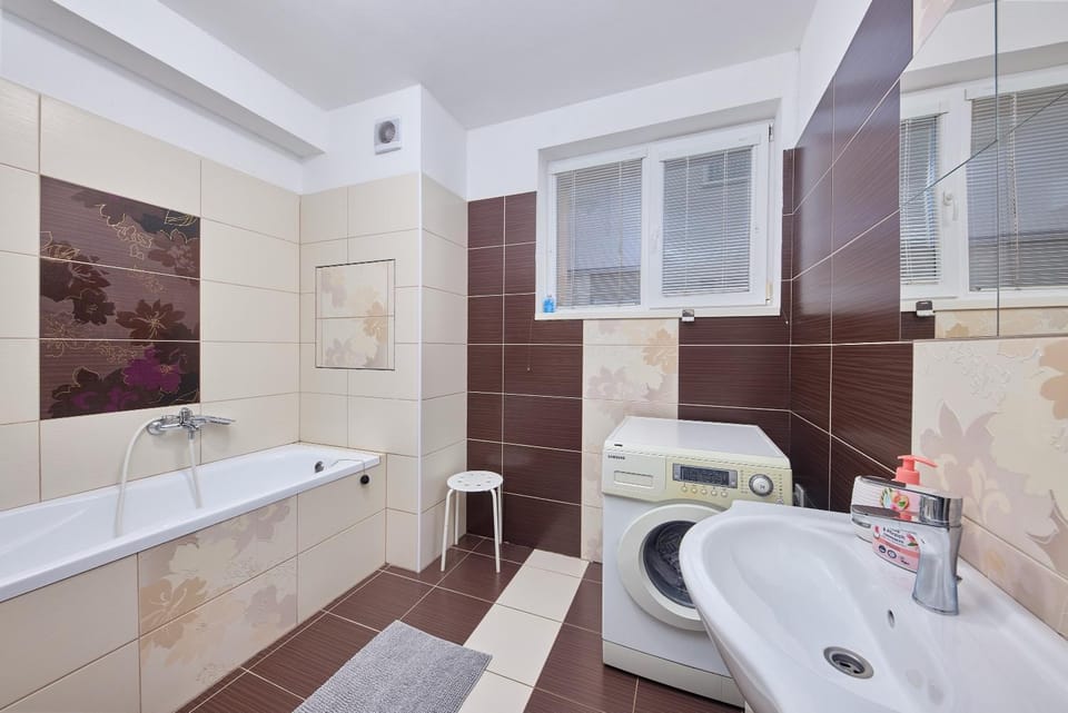 Shower, Bathroom, Bath, towels