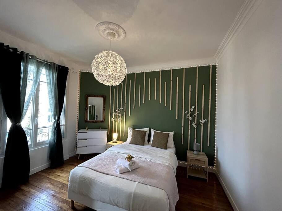 Bed, Photo of the whole room, Bedroom