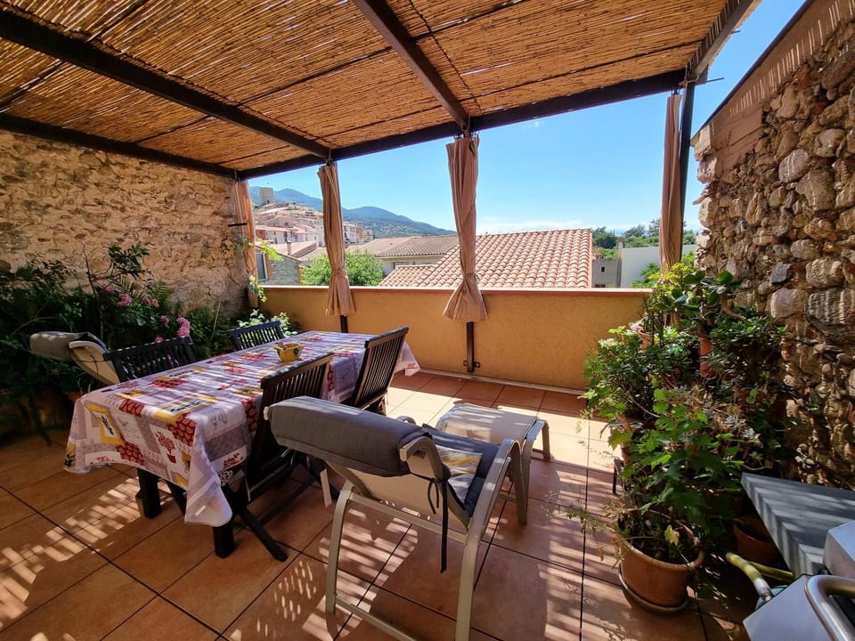 Patio, Day, Natural landscape, View (from property/room), Balcony/Terrace, Seating area, Dining area, Mountain view