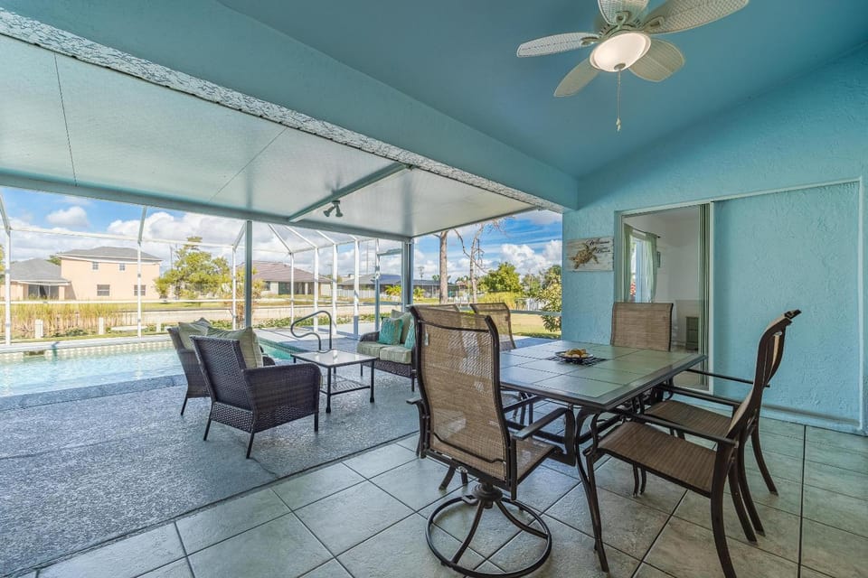 Freshwater Canal, Heated Pool & Brand New Appliances - Villa Seahorse Sanctuary - Roelens House in Cape Coral