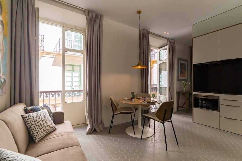 Kitchen or kitchenette, Seating area