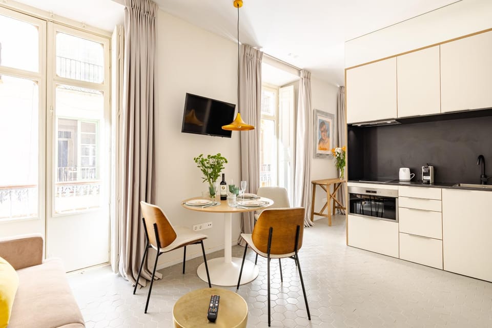 TV and multimedia, Kitchen or kitchenette, Dining area, oven